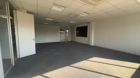 AMR Office Park, Concorde Road East, Bedfordview office space to let for rent 4074m² (23)